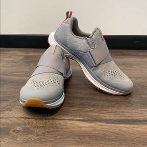 NWT TIEM Lunar Gray Cycle shoes